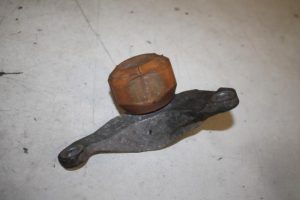 17825211 – 4H0199343D – Motorsteun