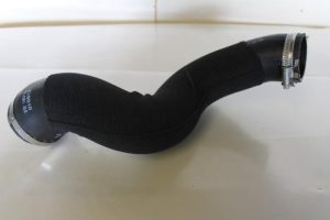 17792593 – 8R0145993 – Intercooler Slang