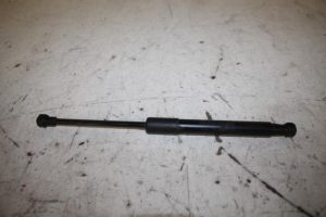 17816853 – 8R0823359A – Gasdemper Motorkap links