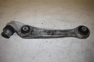 17831285 – 8K0407151F – Draagarm onder links-voor