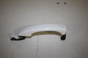 17810010 – 8T0837205A – Portiergreep 4Deurs links-voor