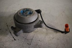 17808023 – 4H0399151AT – Gearbox mount