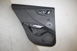 17816958 – 81A86730324A – Portierbekleding 4Deurs links-achter