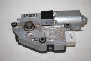 17803375 – 4G8959591 – Schuifdak Motor
