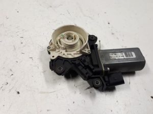 18812198 – 4F0837060 – Motor for power front door closer, right