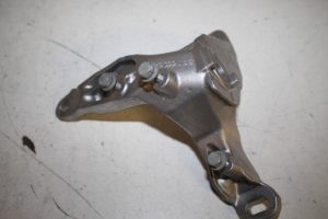 17811617 – 4M0399114B – Versnellingsbak Steun