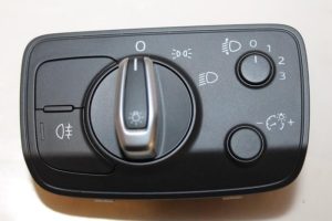 17792891 – 8V0941531M5PR – Licht Schakelaar