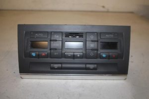 17828900 – 8E0820043H5PR – Climatronic Panel