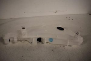 17805020 – 4G8955451F – Ruitensproeiertank voor