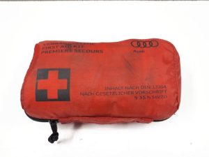 19493586 – 8F0860282D – EHBO kit