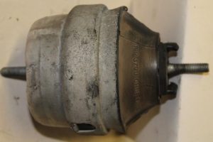 17786421 – 8D0199379J – Motorsteun