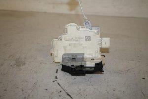 17813913 – 3C4839016C – Deurslot Mechaniek 4Deurs rechts-achter