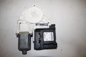 17826754 – 8P4959802D – Door window motor
