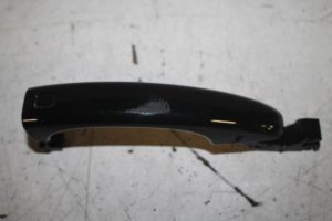 17811340 – 8T0837205A – Portiergreep 4Deurs links-voor