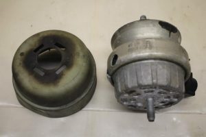 17798717 – 4F0199382Q – Motorsteun