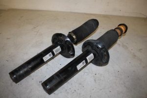 17822979 – 2K5413031 – Stoßdämpferset
