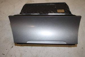 17831462 – 5G1863391J82V – Opbergvak