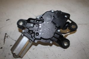 17816570 – 5K6955711B – Ruitenwissermotor achter