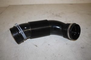 17819672 – 5Q0129654P – Air intake hose