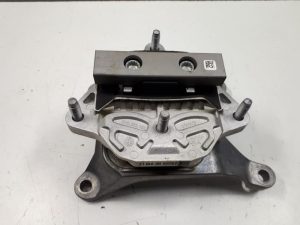 20021159 – 8W0399156BE – Gearbox mount