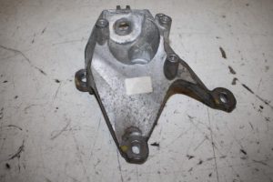 17816124 – 4H0399113D – Gearbox mount