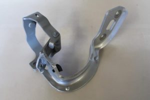 17792347 – 8K9827300 – Tailgate hinge