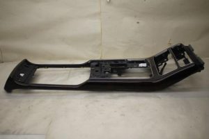 17798850 – 4H1863240HLE2 – Middle console