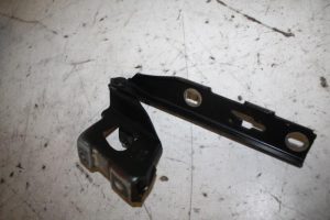 17816714 – 8T0823301D – Motorhaube Scharnier