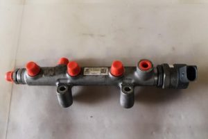 17793972 – 059130090BF – Fuel distributor
