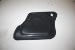 17810012 – 8T0837915B – Deurplaat 2Deurs links