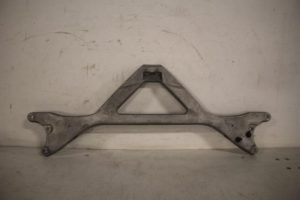 17812908 – 4H0806151B – Steun (diversen)