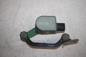 17805911 – 4F0505465M – Xenon hoogteregelaar