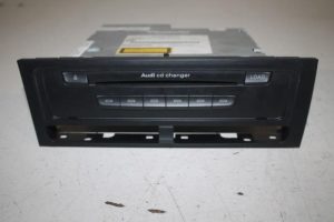 17810033 – 8T1035110A – CD Wisselaar