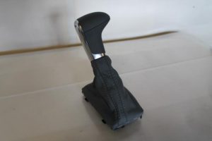 17792759 – 8K1713139RAOE – Gear stick