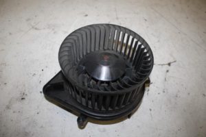 17824331 – 8E1820021E – Heizung Belüftungsmotor