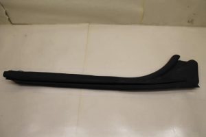 17794942 – 8F0831721D – Portierrubber 2Deurs links