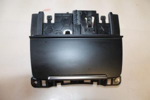 17793003 – 8K0857951V10 – Asbak voor