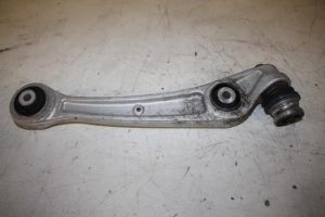 17831286 – 8K0407152F – Draagarm onder rechts-voor