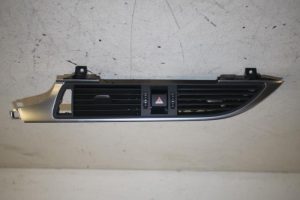 17810467 – 4G1820951G6PS – Luchtrooster Dashboard