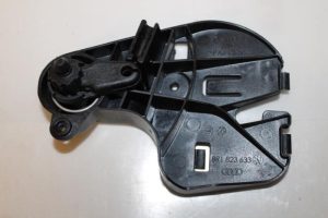 17794045 – 8R182363301C – Steun (diversen)