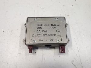 22423368 – 8E0035456C – Radioverstärker