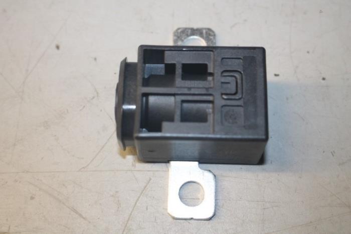 22567124 – 4F0915519, 4F0915519A – Overspanningsrelais