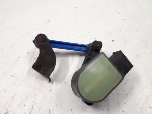 22650243 – 8E0616571H – Xenon hoogteregelaar