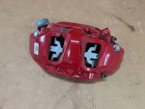 22728040 – 8W0615108G, 8W0615108AF, 8W0615106CR – Remklauw (Tang) rechts-voor