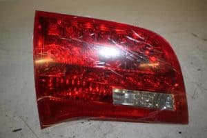 22905888 – 4F9945093C – Rücklicht links