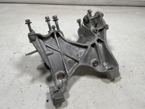 23022500 – 8W0399296E – Gearbox mount