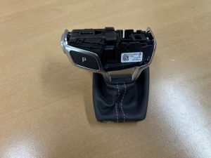 22820842 – 8W1713140DJAJ, 8W1713140D, 8W1713140E, 8W1713140EJAJ – Gear stick cover
