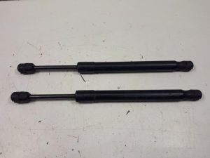 22837749 – 4F5827552 – Gasdemperset Kofferdeksel