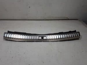 23050920 – 4K98644834PK – Abdeckung Stürmer Keil hinten