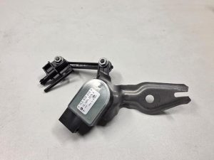23180330 – 7L0616213D – Xenon hoogteregelaar